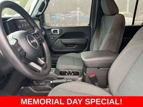 Used 2025 Jeep Wrangler Unlimited Sport AWD/4WD image 8