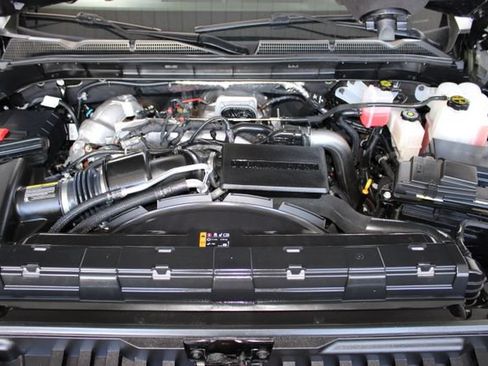 Used 2025 GMC Sierra 2500 AT4 w/ AT4 Premium Plus Package AWD/4WD image 28
