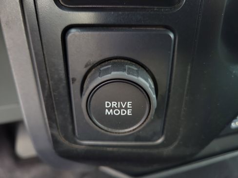 Used 2023 Ford F150 XLT image 11