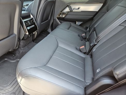 Used 2024 Land Rover Range Rover Sport SE AWD/4WD image 29