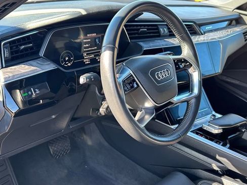 Used 2019 Audi e-tron Prestige w/ Prestige Package image 26
