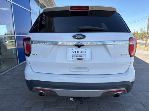 Used 2016 Ford Explorer XLT AWD/4WD image 6