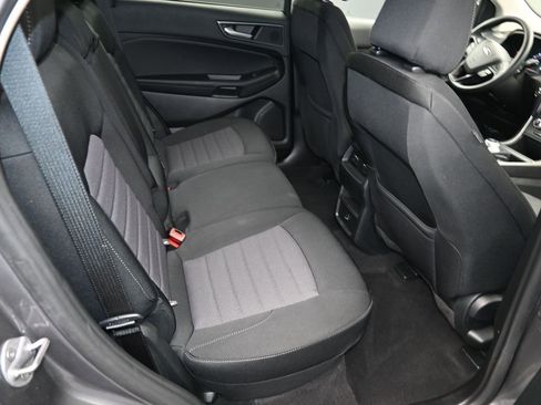 Used 2022 Ford Edge SE w/ Black Appearance Package image 11