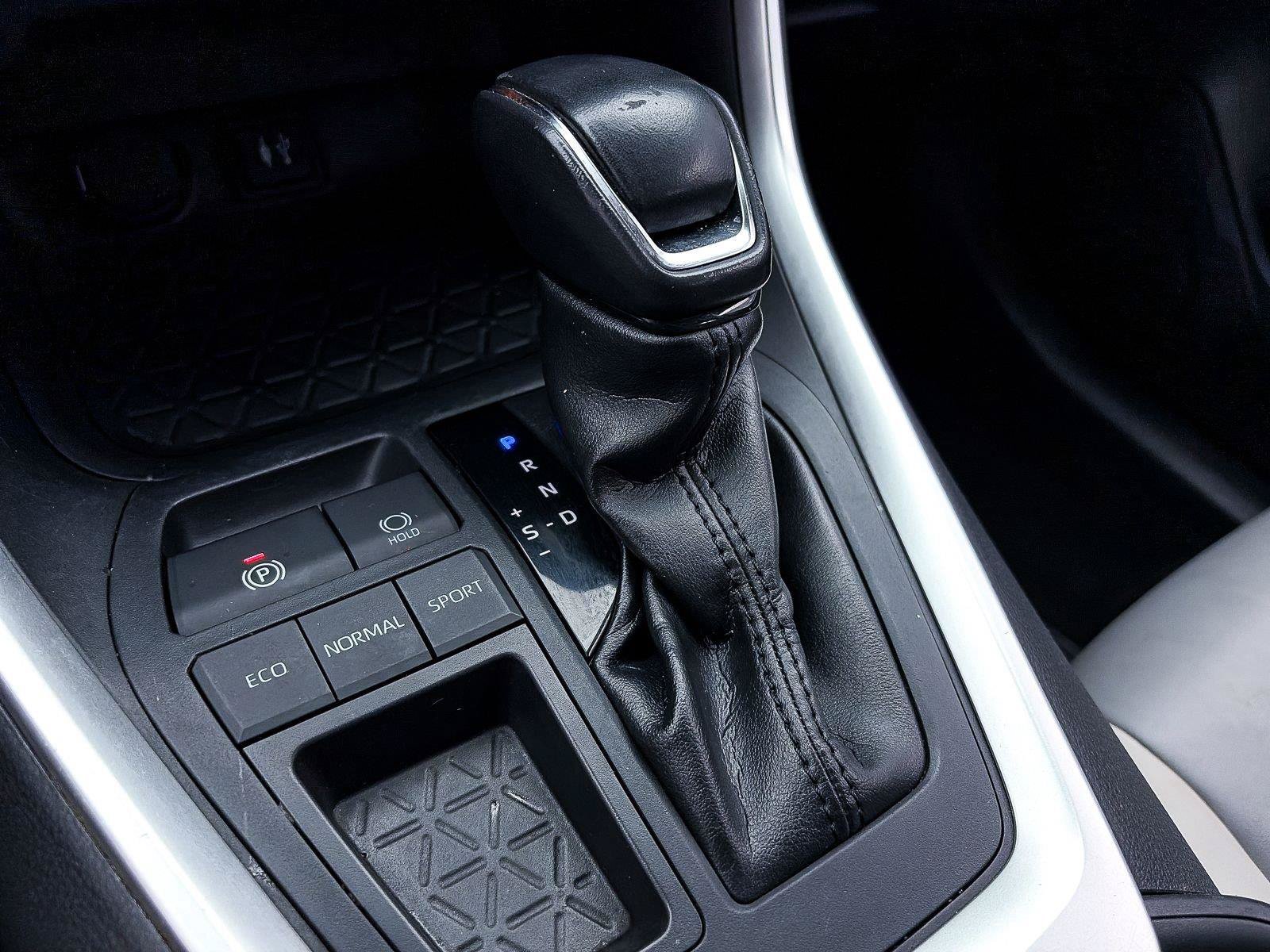 Used 2019 Toyota RAV4 XLE Premium w/ Carpet Mat Package FWD image 26