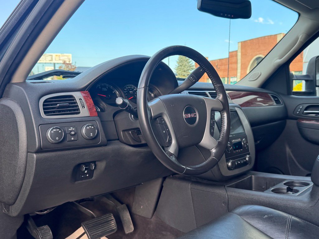 Used 2014 GMC Sierra 2500 SLT w/ SLT Convenience Package AWD/4WD image 13