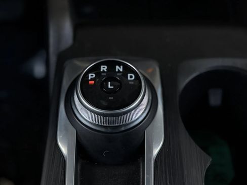 Used 2022 Ford Escape SE w/ SE Sport Appearance Package image 34