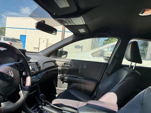 Used 2017 Honda Accord Sport Special Edition image 9