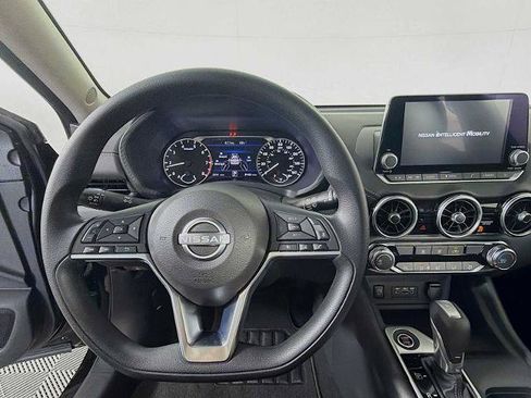 Certified 2025 Nissan Sentra SV FWD image 9