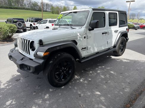 Used 2021 Jeep Wrangler Unlimited Sport AWD/4WD image 8