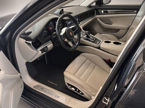 Used 2018 Porsche Panamera 4S AWD/4WD image 3
