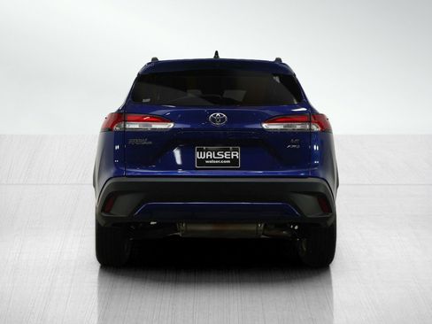 Used 2025 Toyota Corolla Cross LE image 4