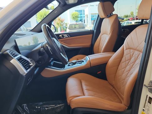 Used 2024 BMW X5 xDrive40i w/ M Sport Package AWD/4WD image 14