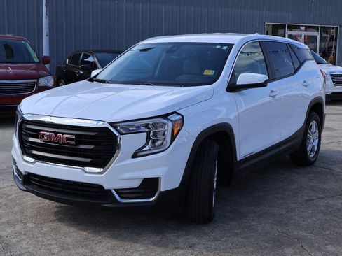 Used 2024 GMC Terrain SLE image 22