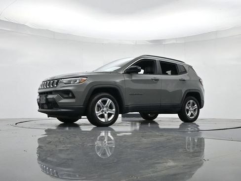 Used 2024 Jeep Compass Latitude AWD/4WD image 36