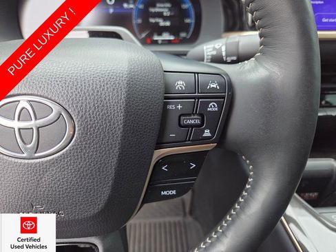 Used 2024 Toyota Crown AWD/4WD image 30