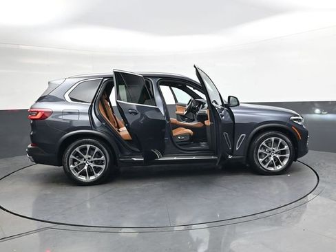 Used 2022 BMW X5 xDrive40i w/ Premium Package image 39