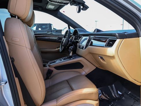 Used 2017 Porsche Macan S image 18