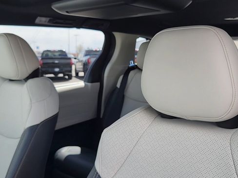 New 2026 Toyota Sienna Limited AWD/4WD image 9