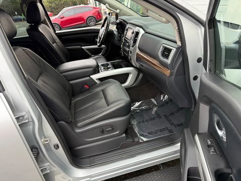 Used 2017 Nissan Titan SL image 26