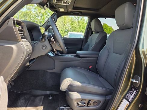 Used 2024 Lexus GX 550 w/ Accessory Package (Z1) AWD/4WD image 9