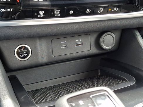 Used 2022 Nissan Rogue SV AWD/4WD image 25