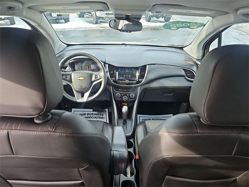 Certified 2022 Chevrolet Trax LT w/ Driver Confidence Package image 20