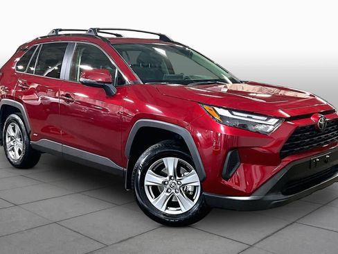 Used 2025 Toyota RAV4 XLE w/ Convenience Package AWD/4WD image 3