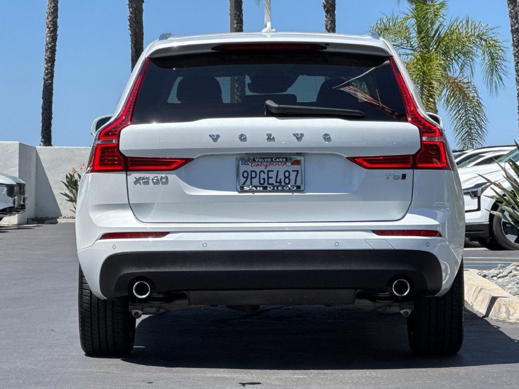 Used 2021 Volvo XC60 T5 Momentum w/ Premium Package AWD/4WD image 4