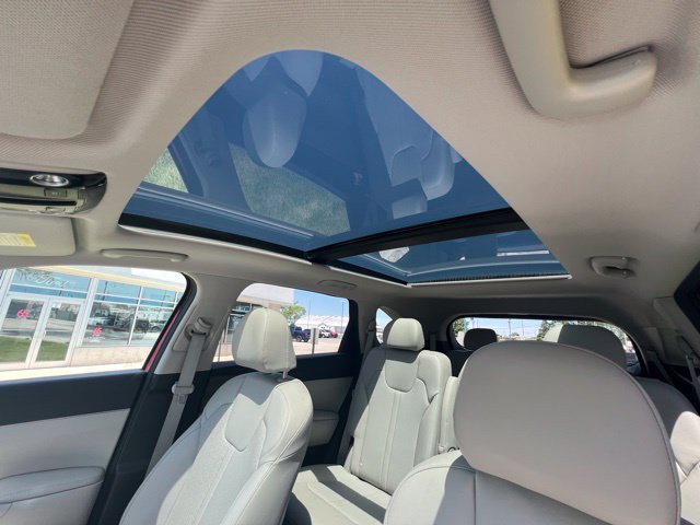 Used 2022 Kia Sorento EX w/ Panoramic Sunroof Package FWD image 22