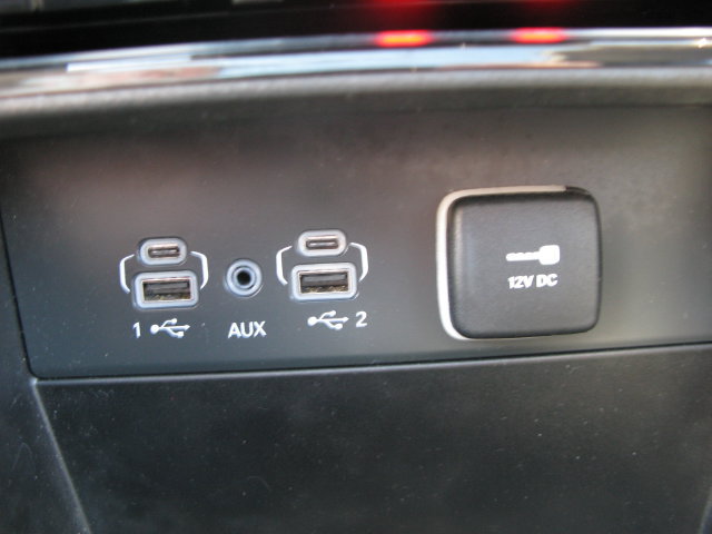Used 2023 Jeep Grand Cherokee Limited AWD/4WD image 26