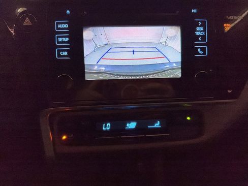 Used 2017 Toyota Corolla LE image 13