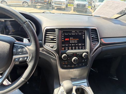 Used 2018 Jeep Grand Cherokee Trailhawk AWD/4WD image 21