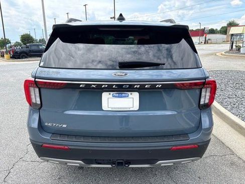 Certified 2025 Ford Explorer Active w/ Active Comfort Package RWD image 7