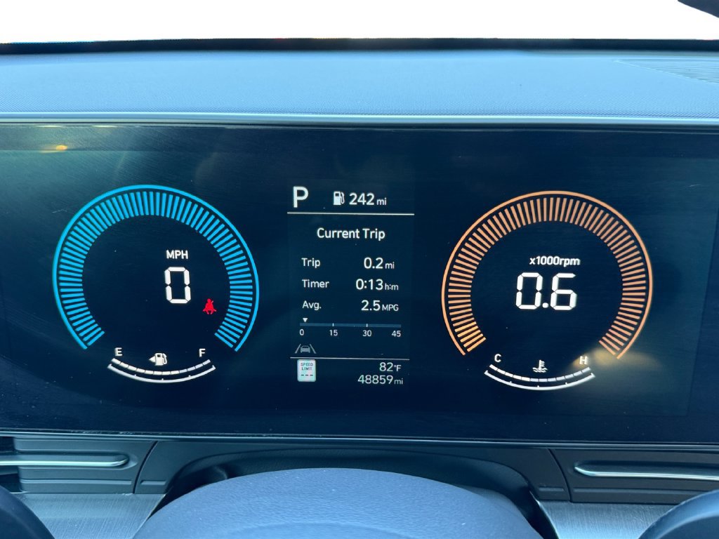 Used 2025 Hyundai Kona SEL FWD image 13
