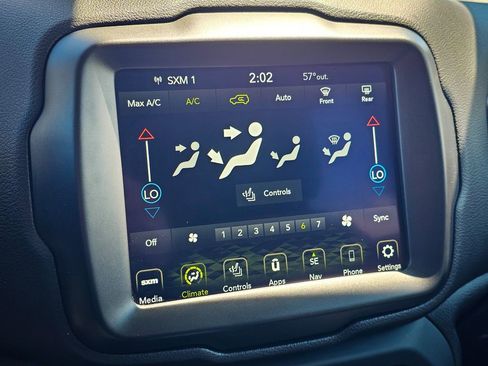 Certified 2022 Jeep Renegade Limited AWD/4WD image 22
