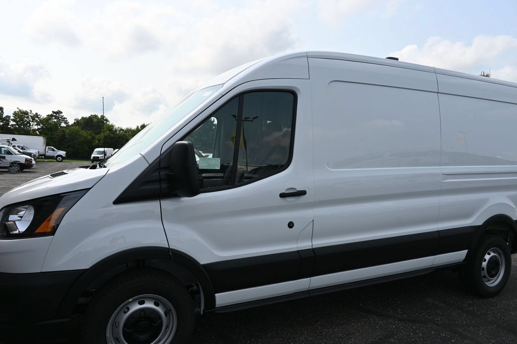 New 2026 Ford Transit 150 148 Medium Roof w/ Load Area Protection Package RWD image 33