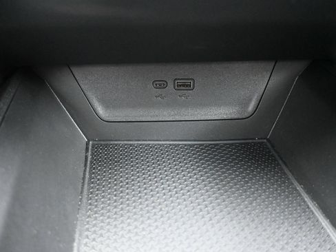 Used 2025 Chevrolet Equinox LT w/ Midnight Edition FWD image 21