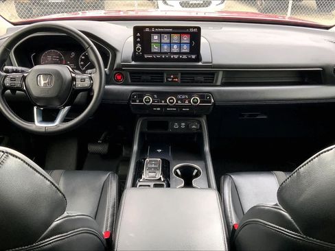 Used 2023 Honda Pilot Touring image 14