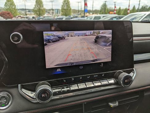 Used 2024 Chevrolet Colorado Z71 w/ Z71 Convenience Package 2 image 16