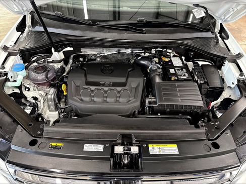 Used 2023 Volkswagen Tiguan SEL R-Line AWD/4WD image 33