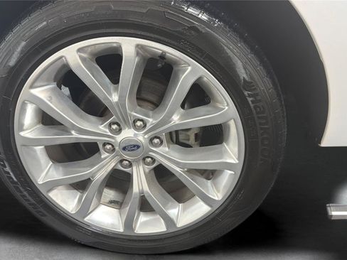 Used 2019 Ford Expedition Limited w/ Equipment Group 302A AWD/4WD image 24