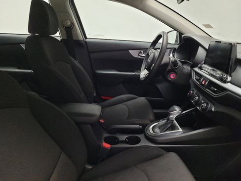 Used 2022 Kia Forte LXS image 21