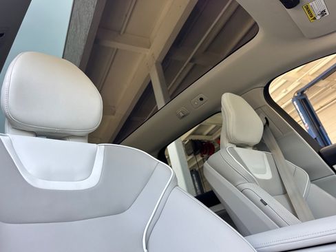 Certified 2025 Volvo EX90 Ultra AWD/4WD image 20