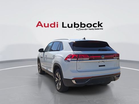 Used 2024 Volkswagen Atlas Cross Sport SE FWD image 7