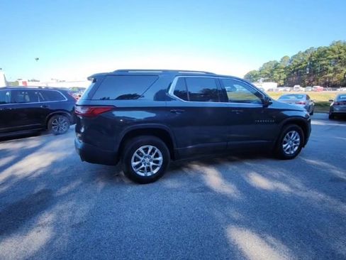 Certified 2021 Chevrolet Traverse LT image 5