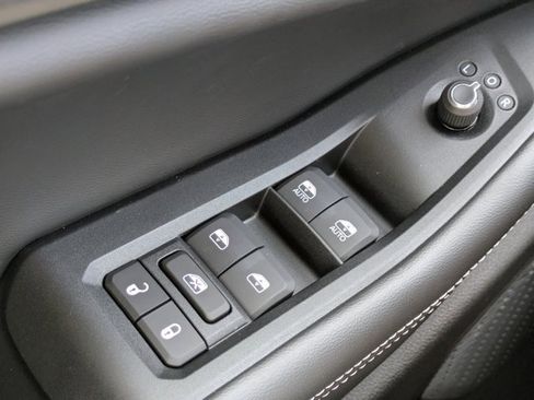 New 2025 Jeep Grand Cherokee L Laredo image 21