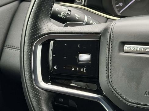 Used 2023 Land Rover Range Rover Evoque R-Dynamic SE image 18