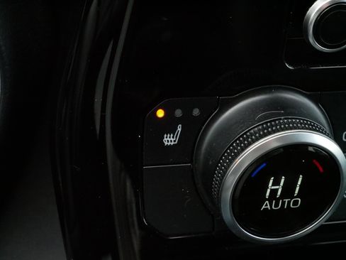 Certified 2024 Toyota Highlander XLE image 29