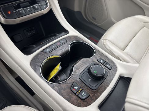 Used 2020 GMC Acadia Denali w/ Technology Package image 28