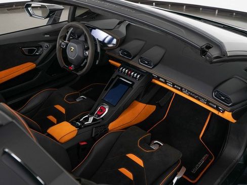 Used 2024 Lamborghini Huracan EVO image 25